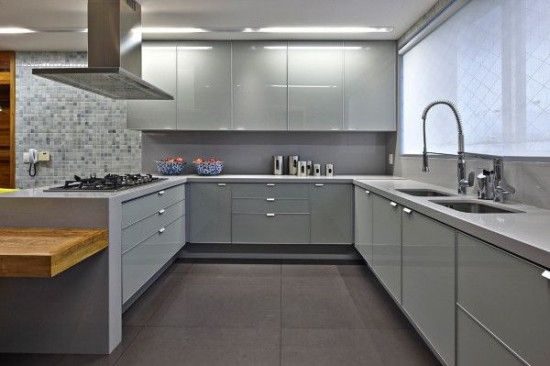 Mueble de cocina gris a medida, en uno o dos tonos